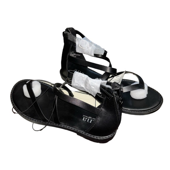 Black Sandals - Picture 1 of 2
